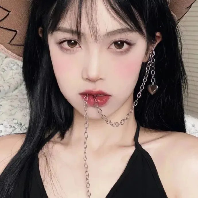 花花公子之千面女陪游